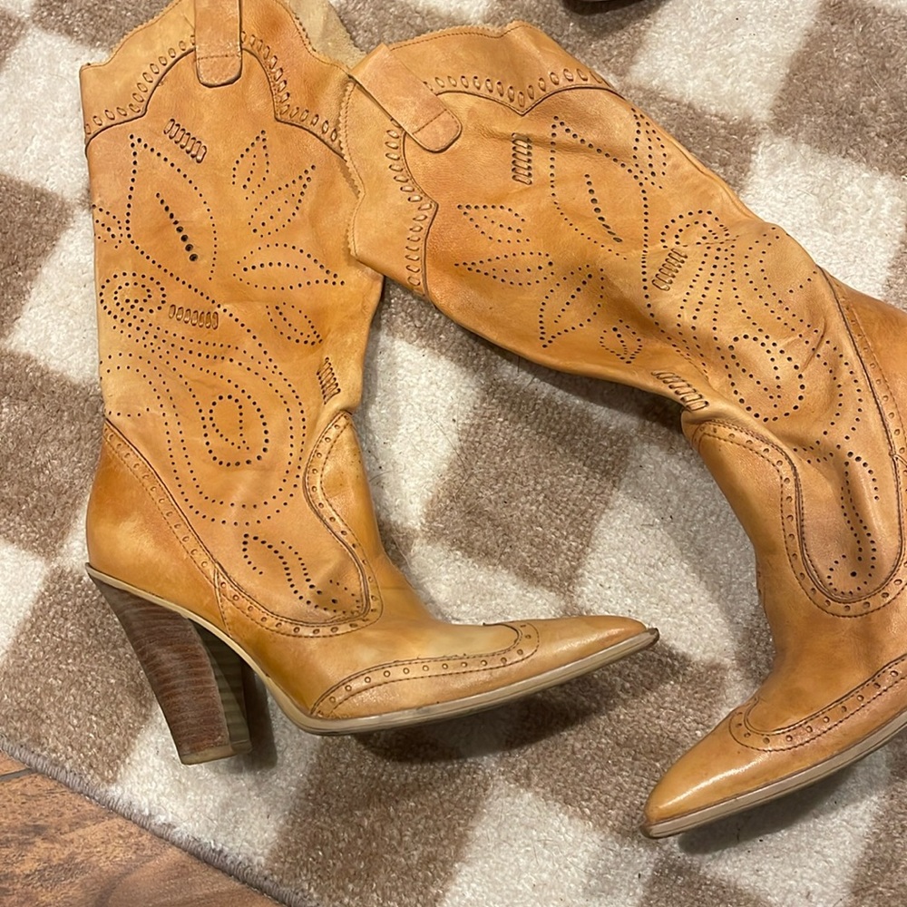 BCBG girls cowgirl boots